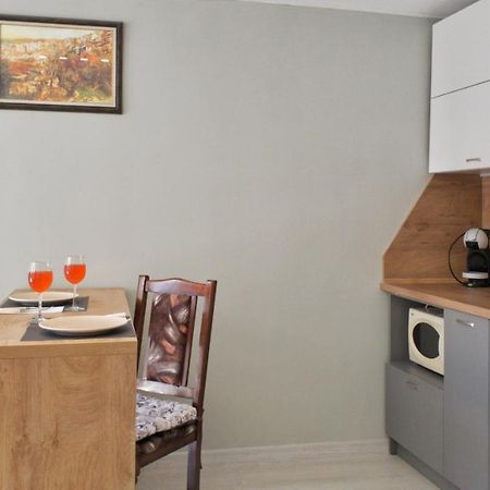 Cozy Studio Near The Park With Huge Verandah. Veliko Turnovo Bagian luar foto