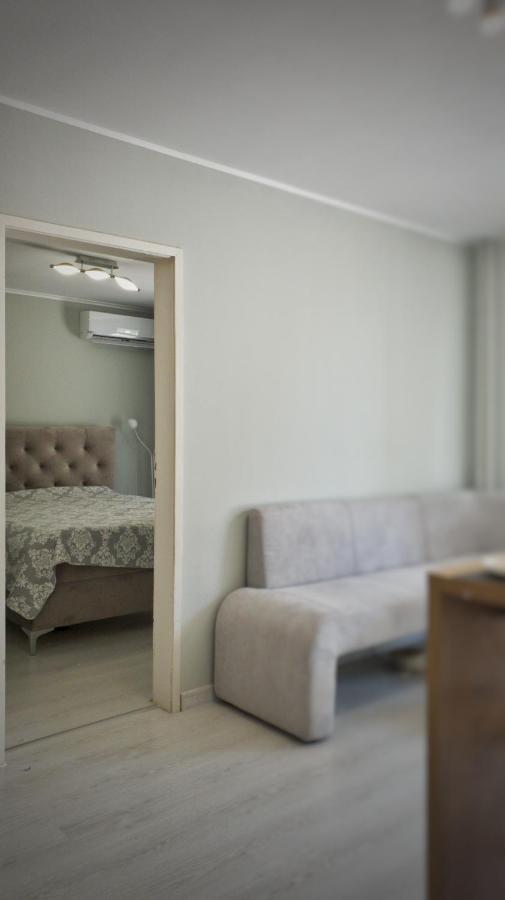 Cozy Studio Near The Park With Huge Verandah. Veliko Turnovo Bagian luar foto